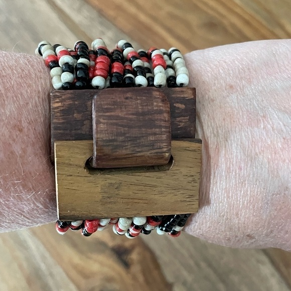 Jewelry - Multicolored Chunky Stretch Beaded bracelet with wooden clasp Statement Piece